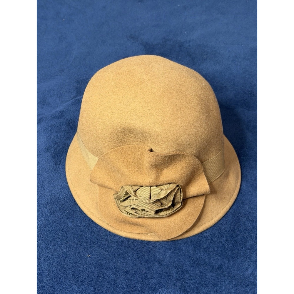 Vtg Hattitude Cloche Bucket Hat 100% Wool Tan Camel Flower Felt One Size